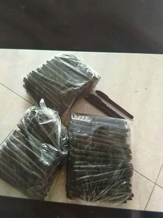 中性笔闲置，一袋子差不多一百只15块钱  ...