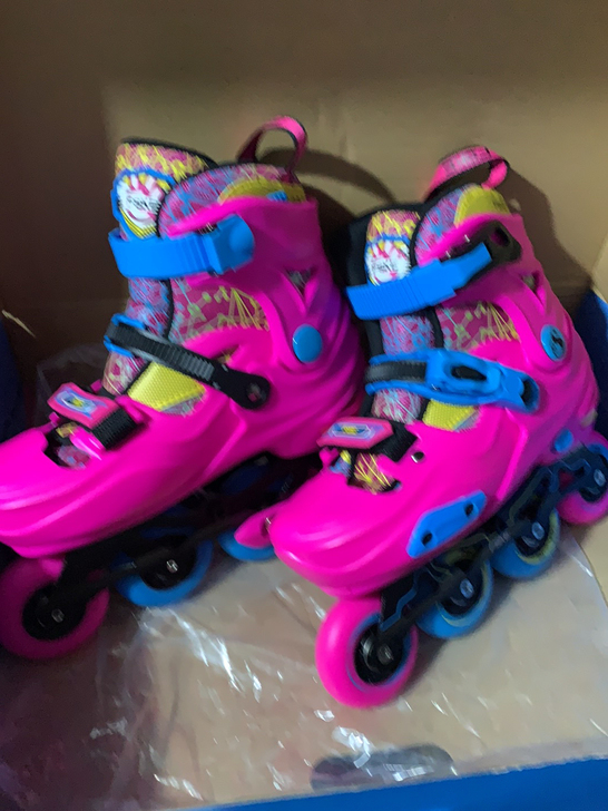 由于孩子学习时间太紧没用时间玩轮滑。全新！...