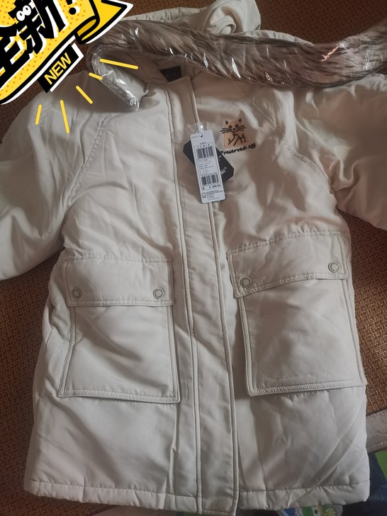 森马品牌棉服s码有带毛的帽子，胸围50宽松...