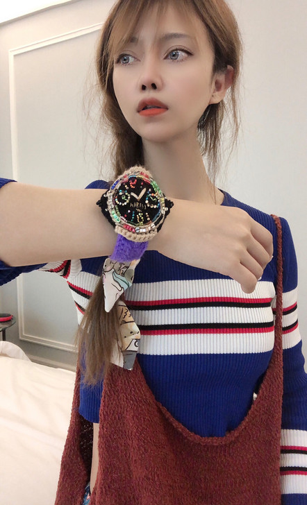 全新手工彩虹贴钻腕表,夏天配短袖无敌闪亮