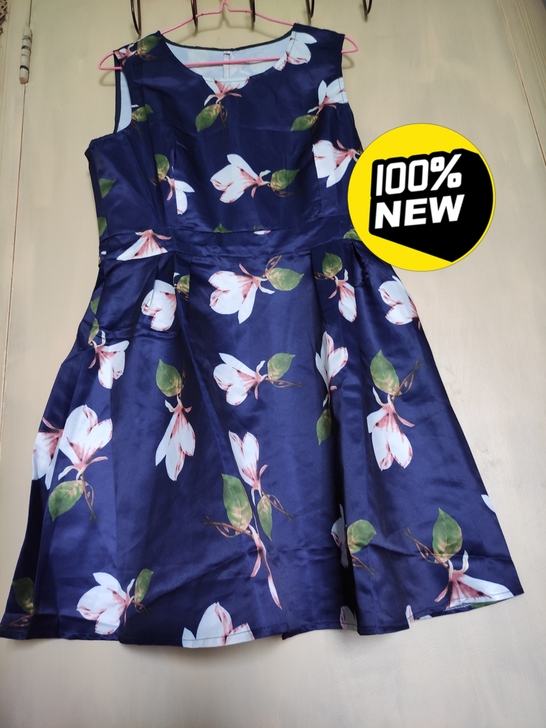 全新花连衣裙！无吊牌介意勿拍！