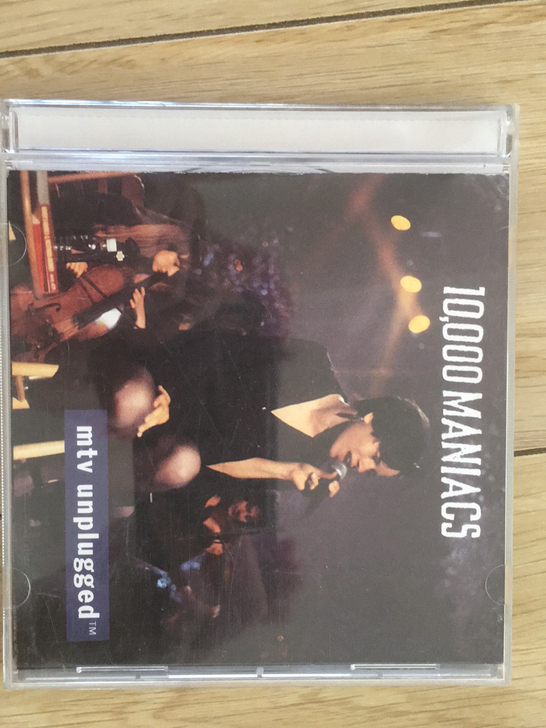 一万个疯子乐队（10000MANIACS）