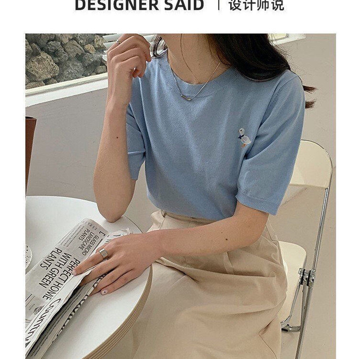 2021春夏新款薄款可爱小鸭绣花圆领毛衣纯...
