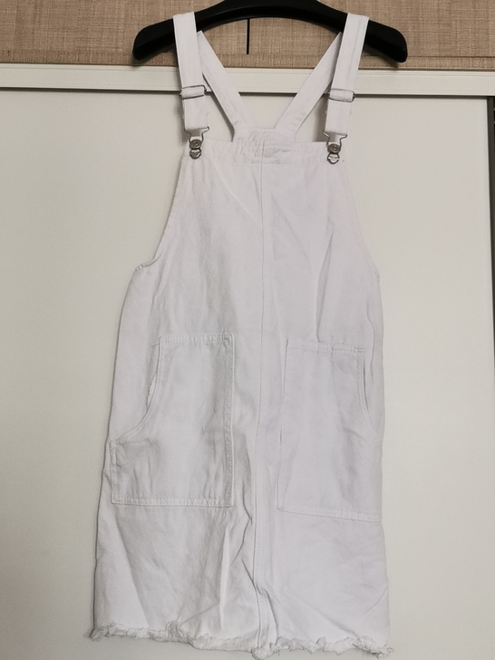全新牛仔背带裙M码 白色 宽松款 平常穿1...