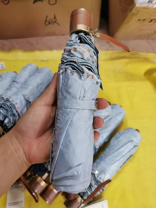 超值款！处理台湾品牌黑胶提花刺绣伞