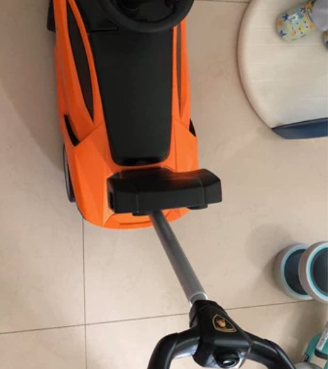 可当扭扭车，滑行车，手推车，有音乐。脚踏和...