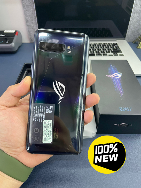 华硕ROG游戏手机3  12+128G黑色