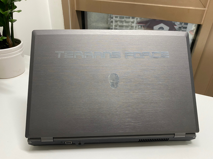 未来人类17寸游戏本 关联X911 X81...