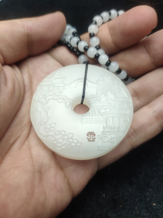 玉雕工作室不开了，剩下来的新疆和田羊脂白玉...