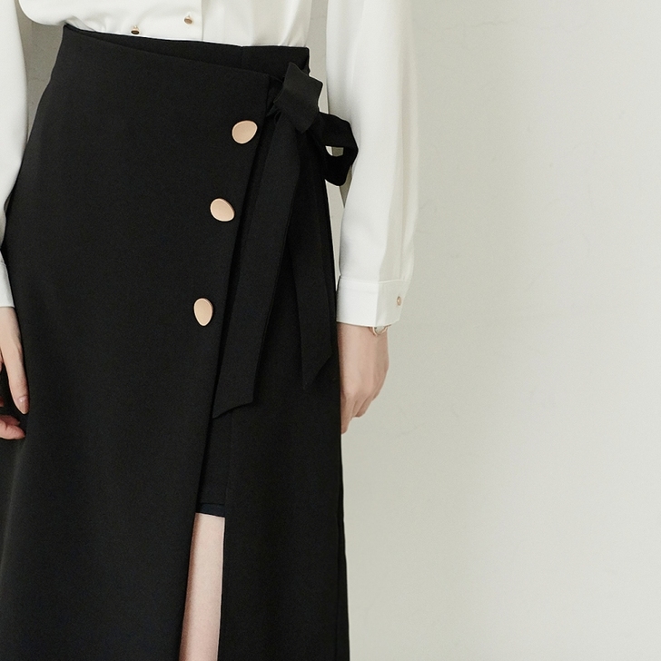 半身裙 穿了一两次吧，喜欢收