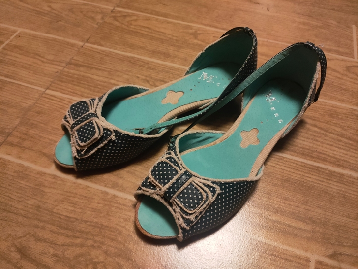 【包邮】复古 质感 高跟鞋 爱美高 带盒