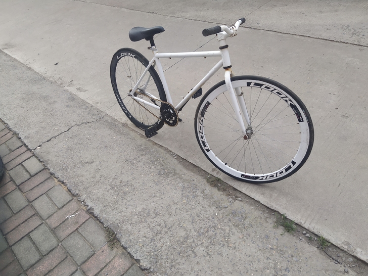 死飞，不讲价，带锁