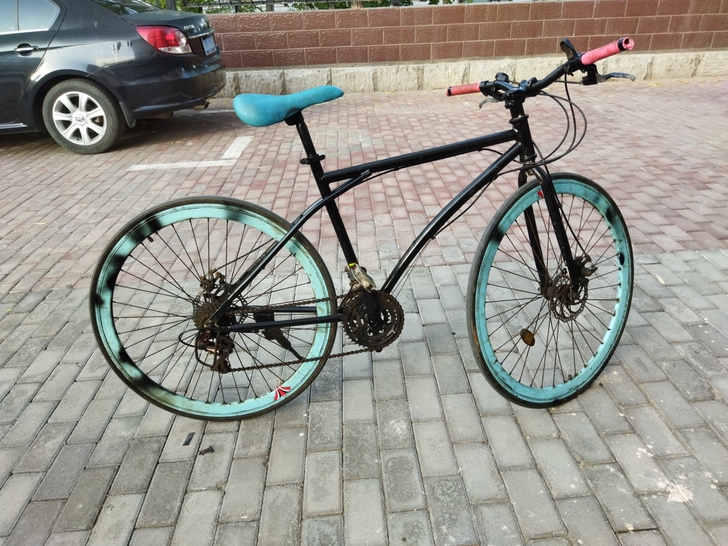 变速死飞,7成新。不包邮,看车打电话199...