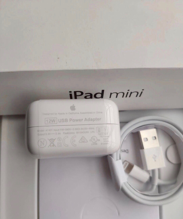 闲置一套苹果原装充电器ipad12W充电头...