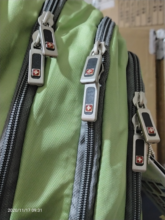 swisswin正品双肩包，旅行包电脑包学...
