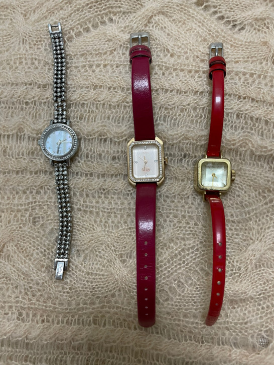 小众手表，搭衣服，标价是一个的价格