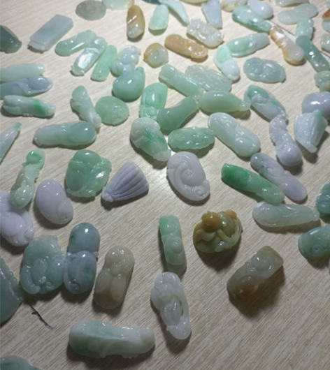 本人在四会从事玉雕工作自产自销，只赚一点工...