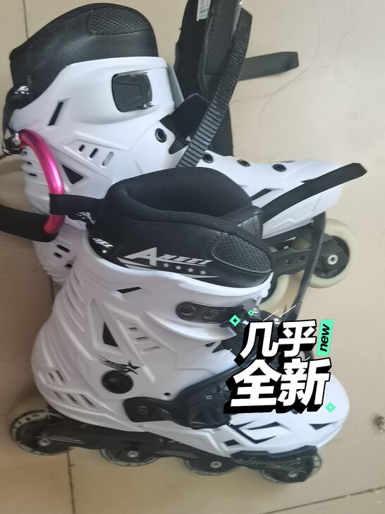 大一在轮滑社买的没有玩过几回就不去了，现在...