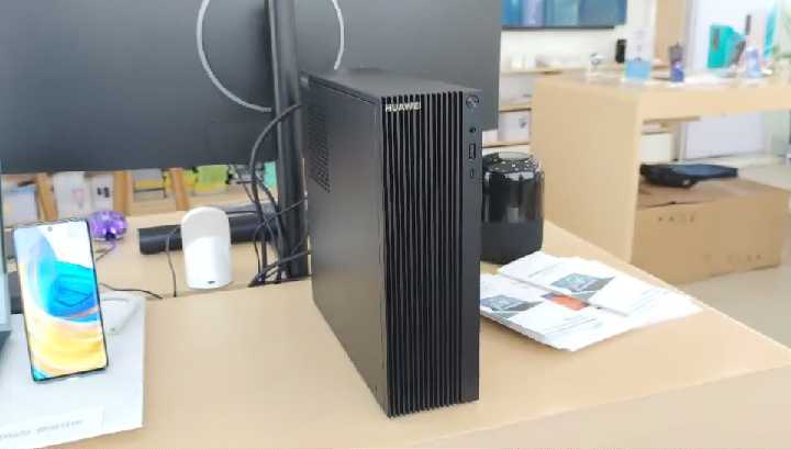 华为商用台式机B515，全国联保，顺丰包邮。