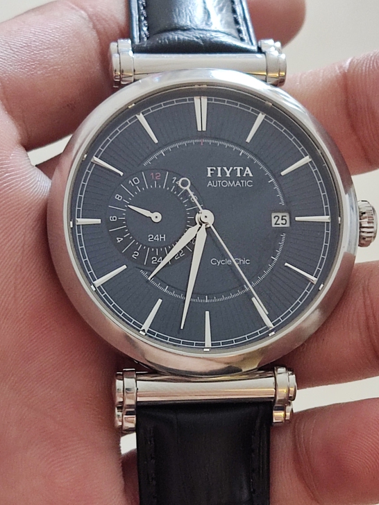 男士飞亚达机械表，原价3080，9.5成新...