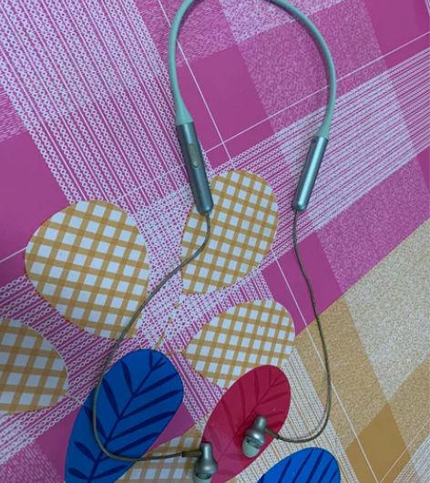 万魔耳机,音质杠杠的,闲置了 感兴趣的话点...