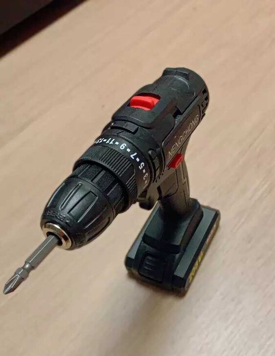 (闲置转让）电动手电钻电动208v电钻锂电...