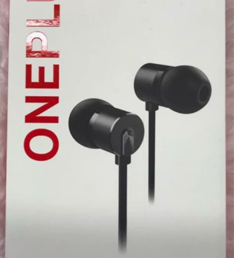 几乎全新的一加银耳2T耳机，黑色，type...