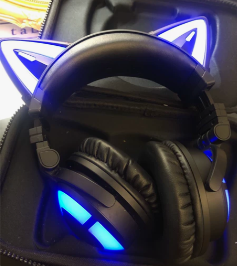 妖舞3s黑色耳机，闲置了，大学时用来听听歌...