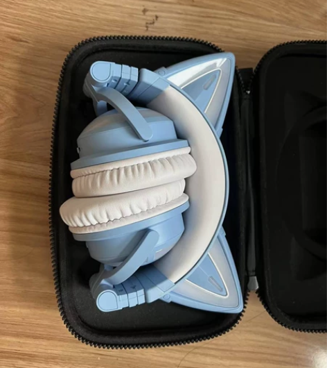 妖舞蓝牙耳机  有轻微使用痕迹   可自己...