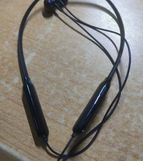 蓝牙耳机可以正常使用，换新的耳机，这个不需...