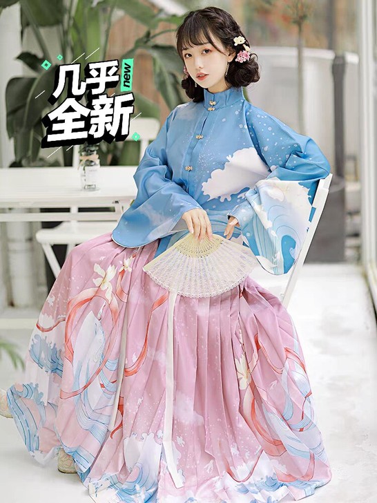 【出社旗舰店】大鱼海棠明制汉服立领  穿一...