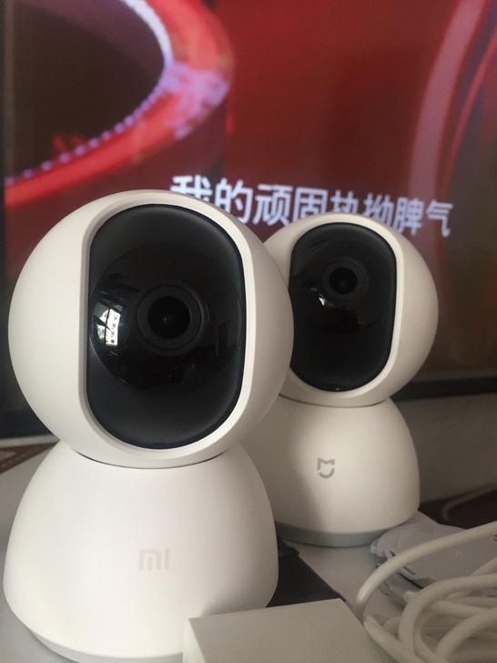 实拍米家小米云台版监控摄像机高清分辨率10...