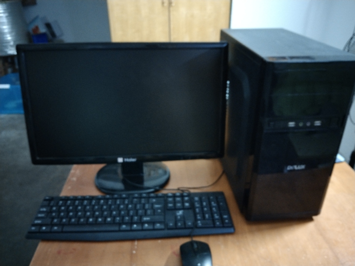 包邮整套20寸液晶台式电脑，正常使用，具体...