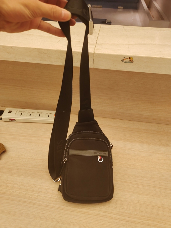 皮尔卡丹 新款胸包时尚街头潮流男士单肩包斜...