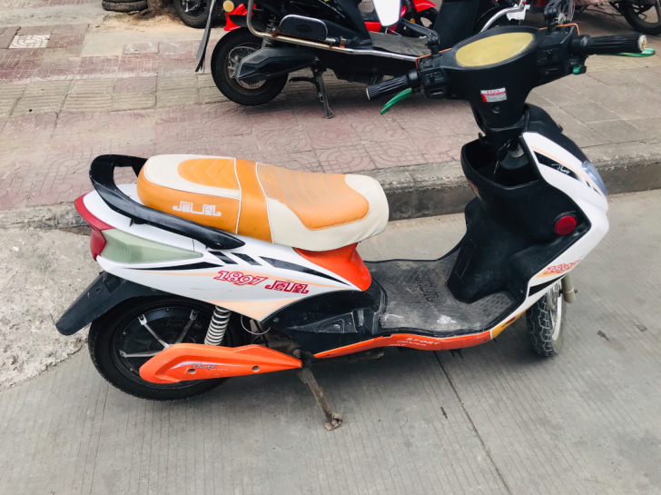 凤凰电动车,小踏板骑行贼方便,贼舒适,买菜...