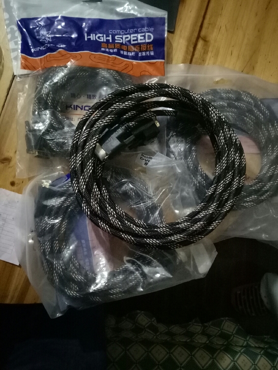 DVI转DVI线,5米的有两条,全新,不议...