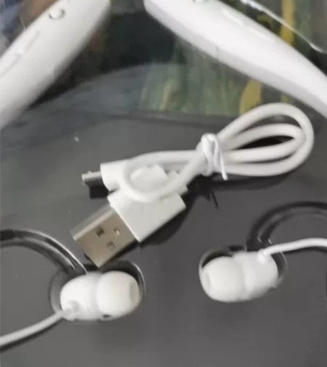 挂脖式运动蓝牙耳机 感兴趣的话点“我想要”...