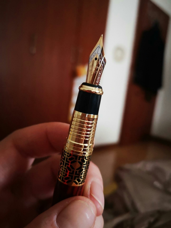 高端红木直尖钢笔，原价158元，现在便宜处...