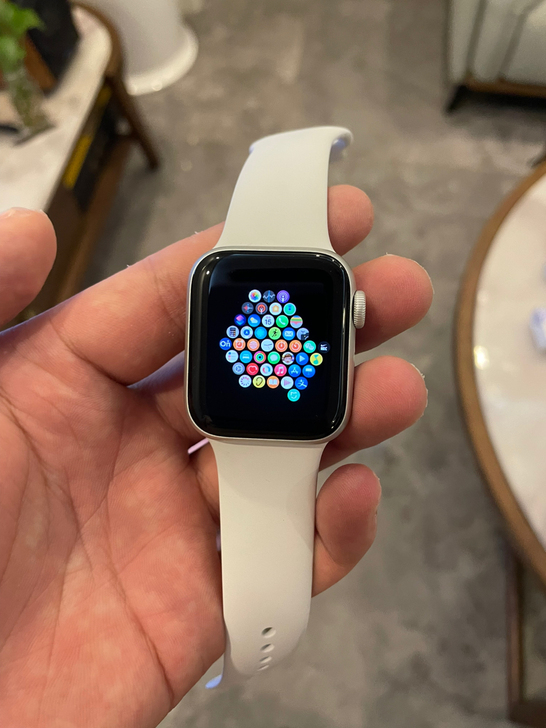 S6最新一代 箱子齐全 朋友送的 现在戴的...