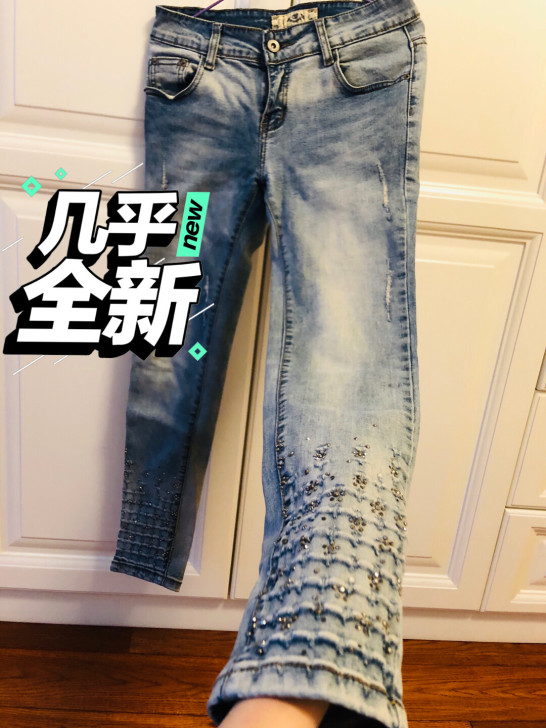 牛仔裤时尚修身镶钻 不会掉【 98新】