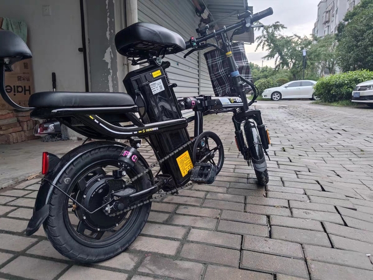 低价转让折叠电动车。