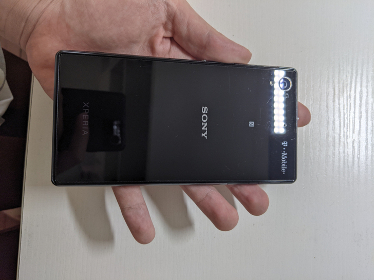 索尼Z1s，t-mobile版本。2+32g