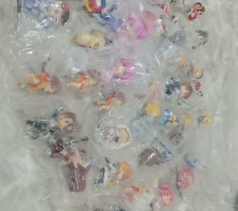 42个王者荣耀手办，打包200元，之前开娃...