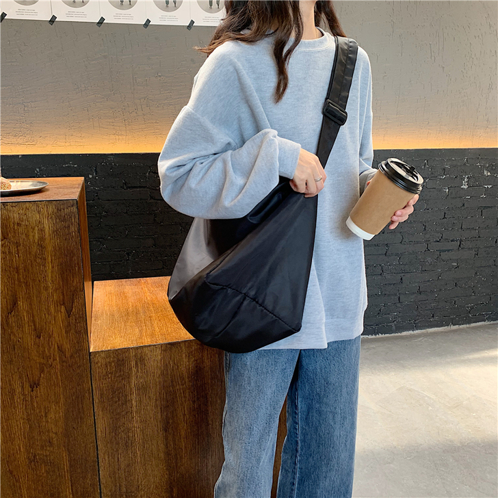 包包女2021新款ulzzang单肩斜挎包...