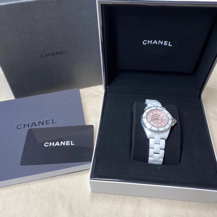 chanel香奈儿 J12 钻刻日历腕表