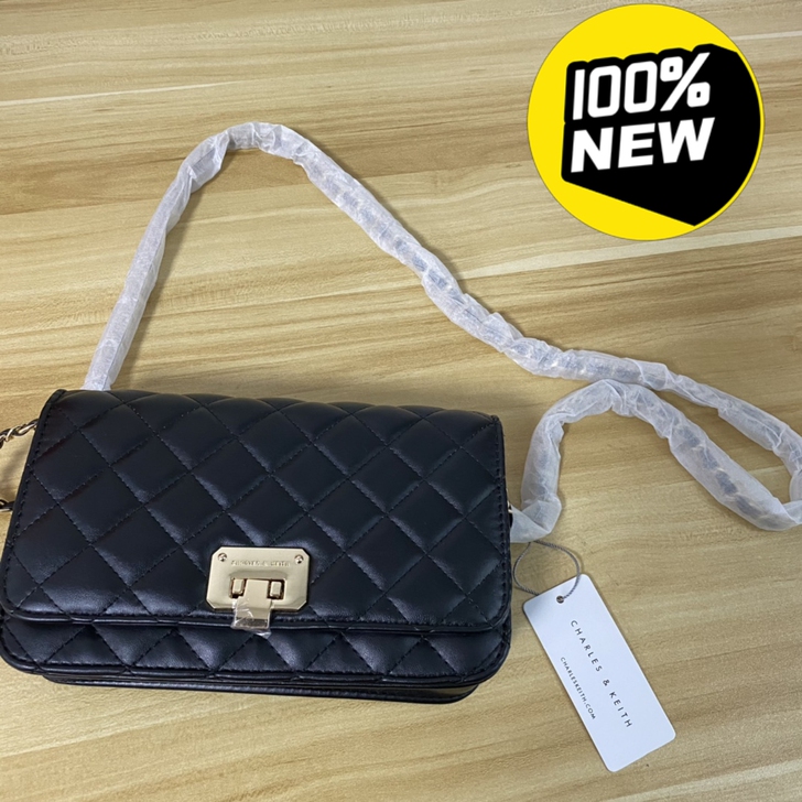 低价出！小ck菱格链条包包，新的没有用过吊...