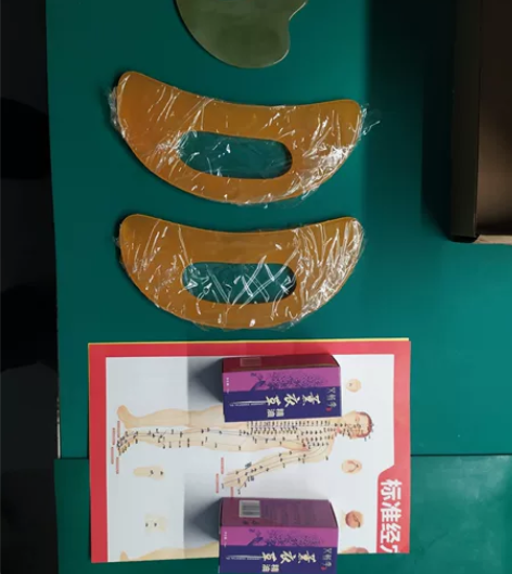 刮痧工具一套加精油2个。买来怕疼，一次也没...