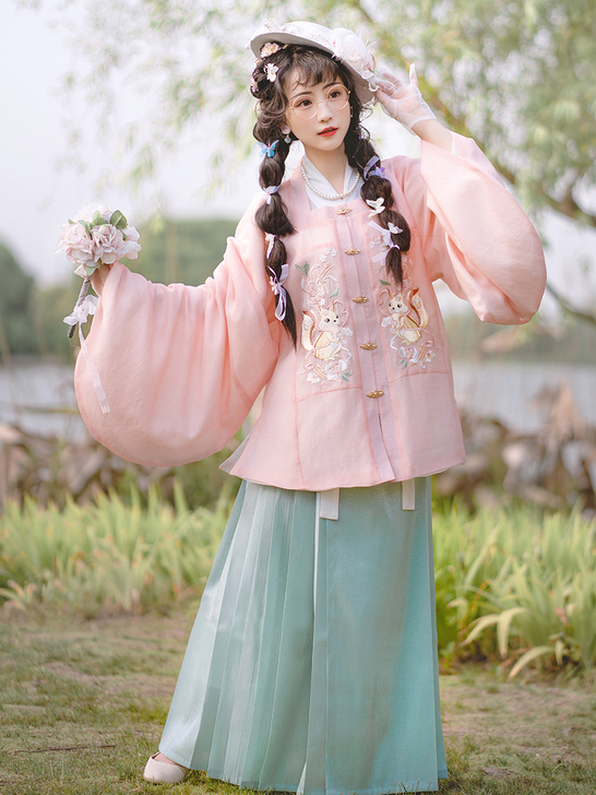 花神记##amp；mdash；松鼠牡丹汉服...