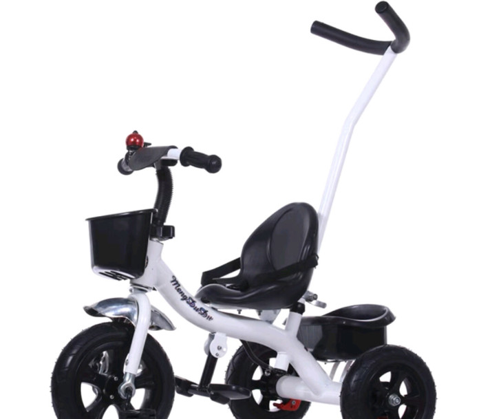 儿童三轮车，推杆可拆卸。姥爷给加了一个自制...