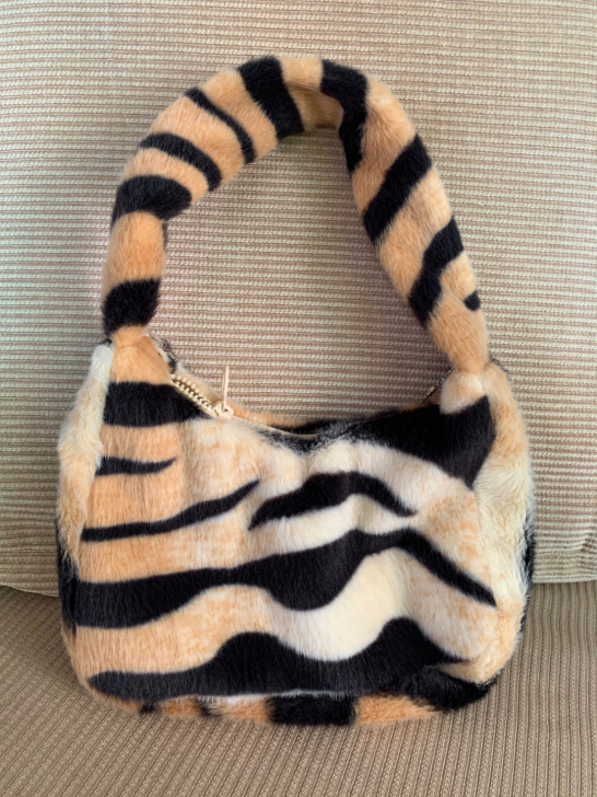 a GRAPE KISS小葡萄原创设计又媚...